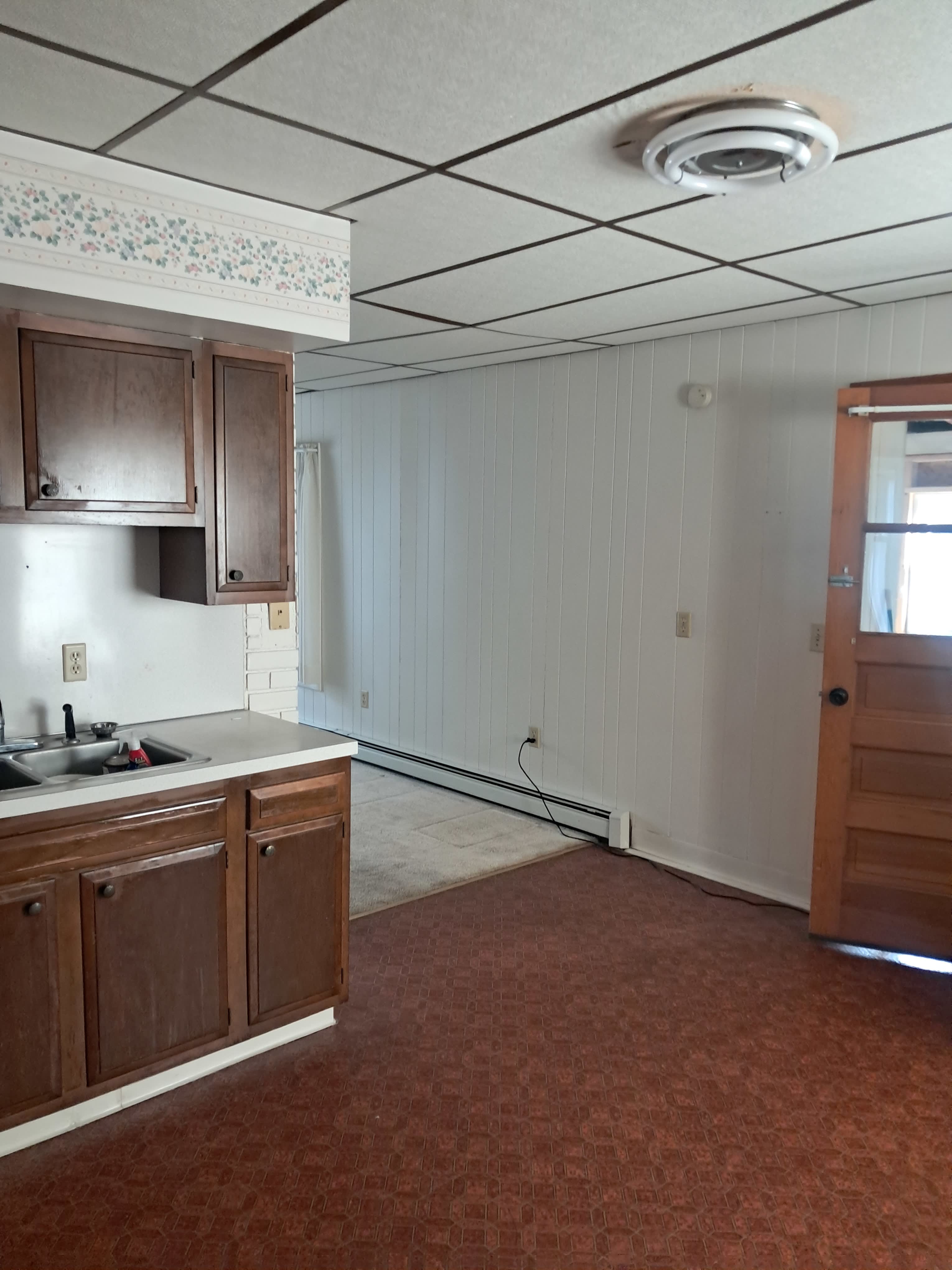 253 Hudson Avenue – photo 1 of 10