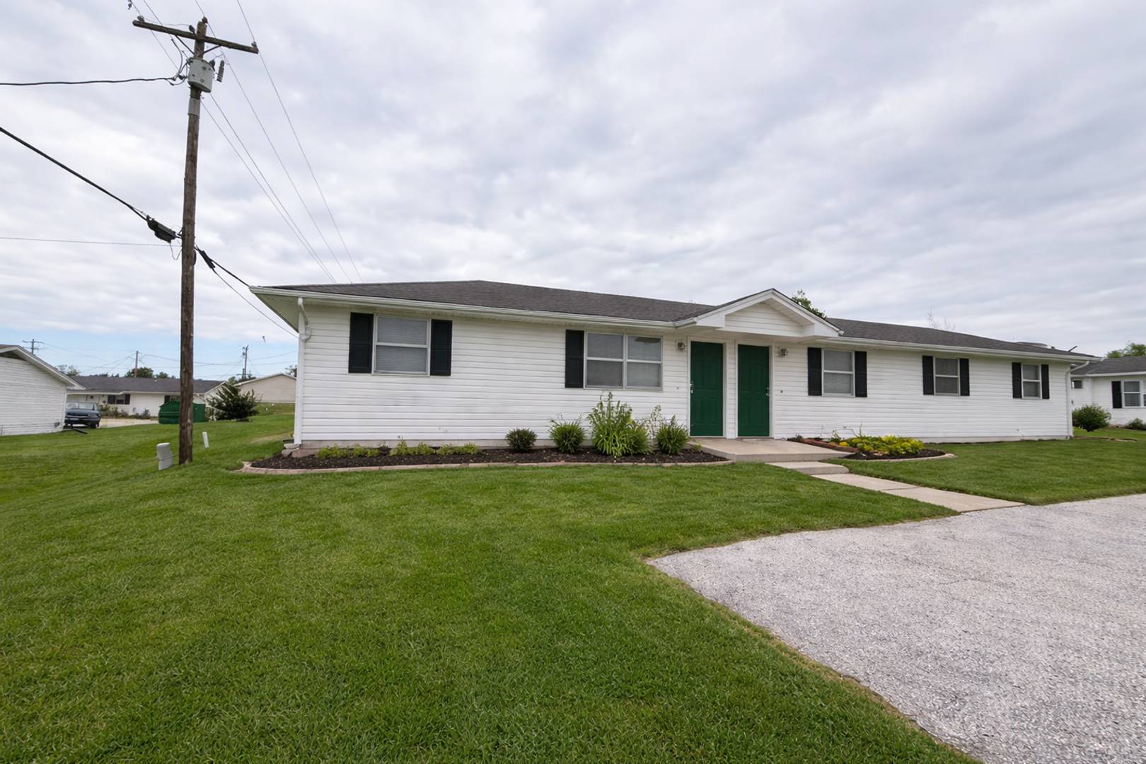 2 bedroom, 1 bath – photo 1 of 19