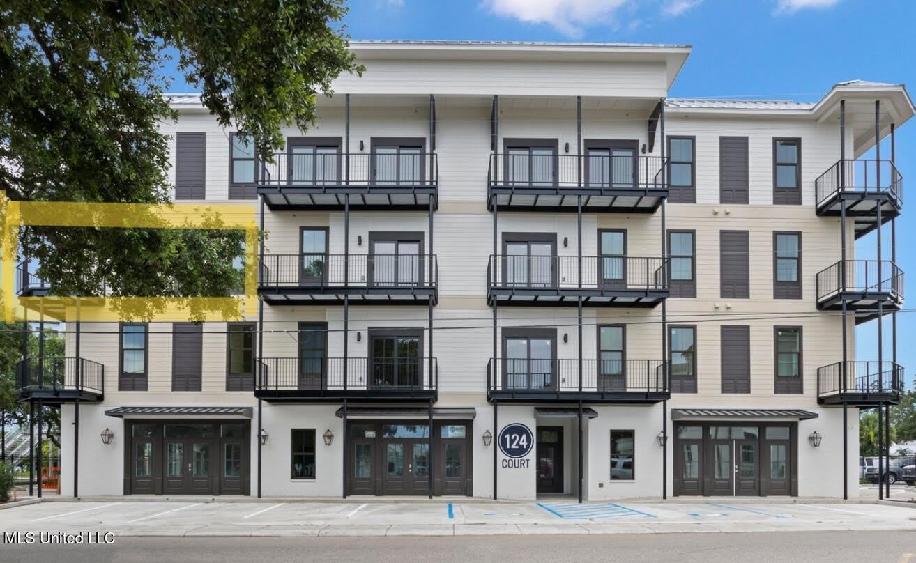 124 Court Street – photo 1 of 40