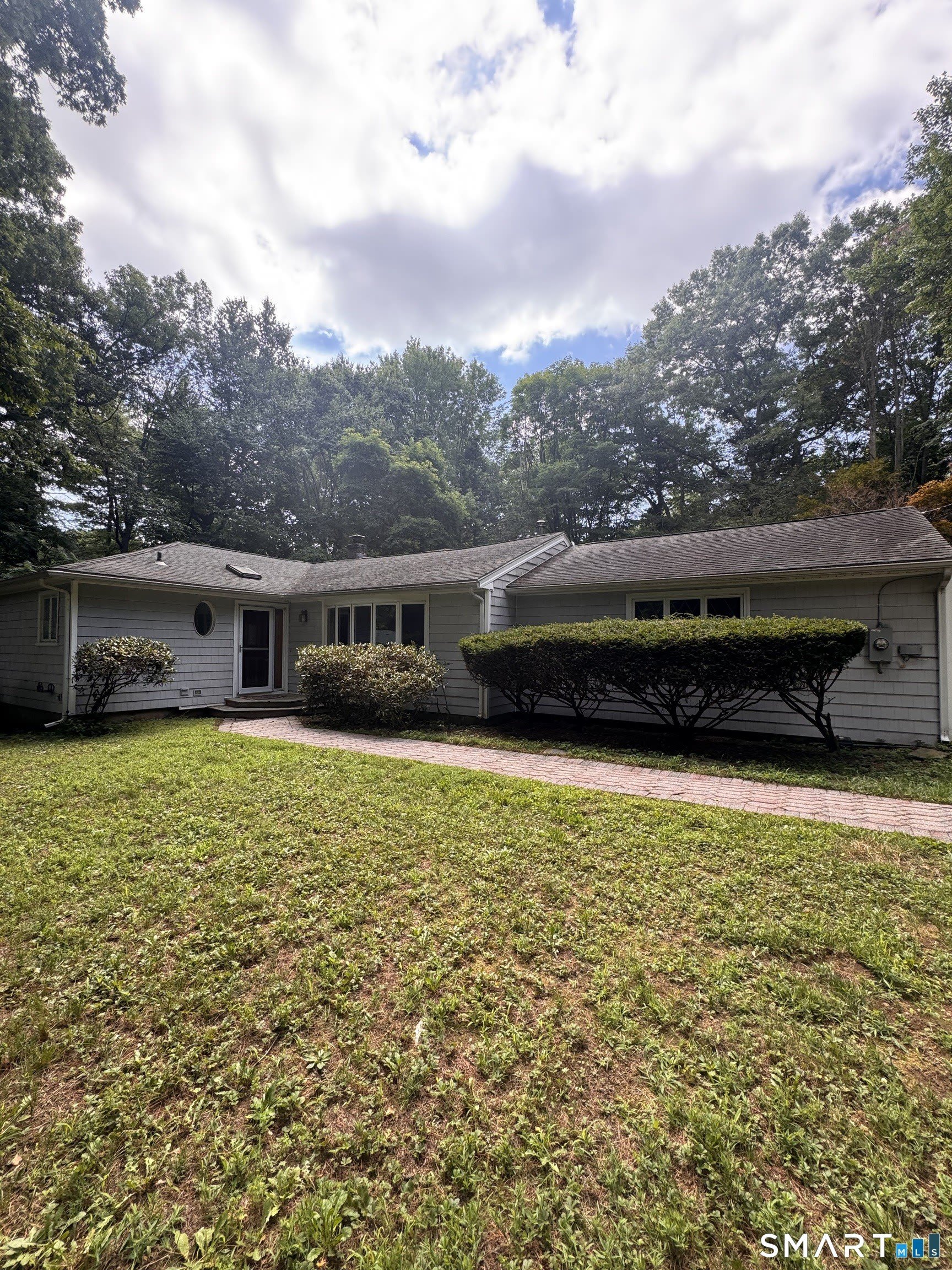8 Midwood Road – photo 1 of 23