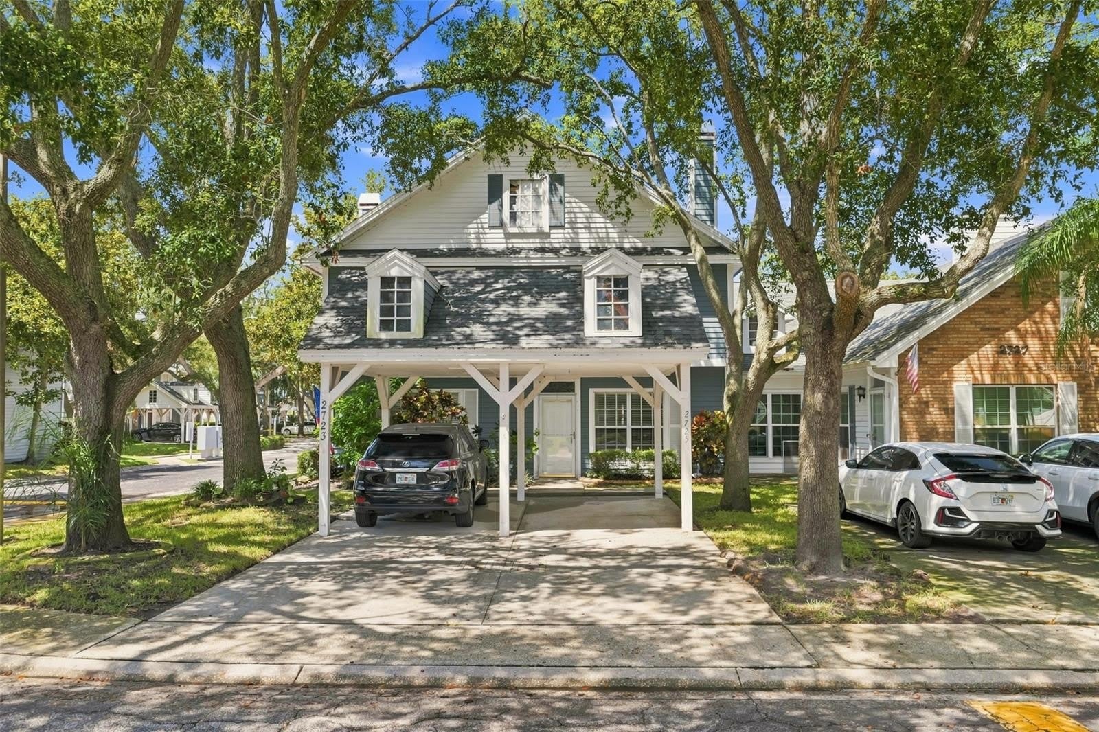 2725 PENZANCE Street – photo 1