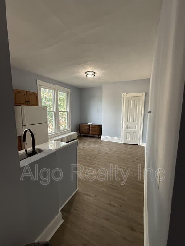 359 Maria Avenue – photo 1