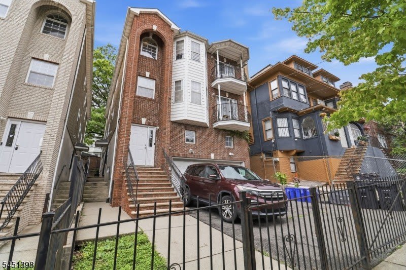 83 Farley Ave – photo 1