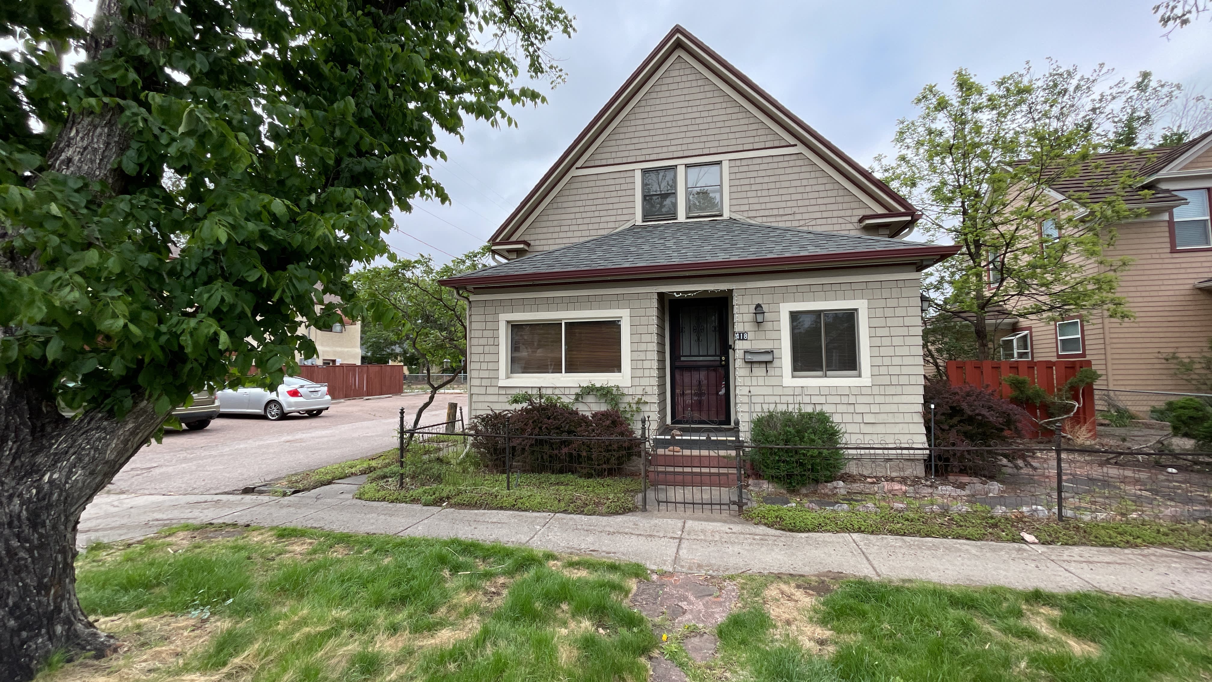 418 E Dale St – photo 1