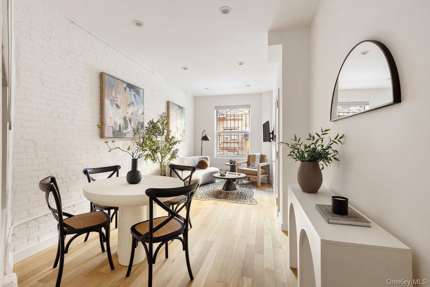 214 W 16TH Street – photo 1