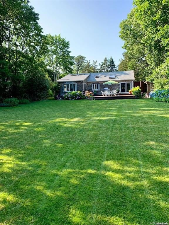 6 Lynn Court – photo 1 of 24