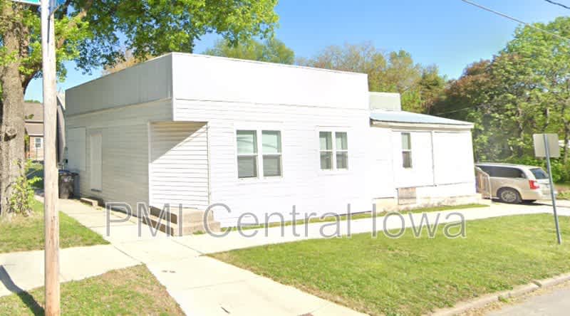 1701 E Walnut St – photo 1