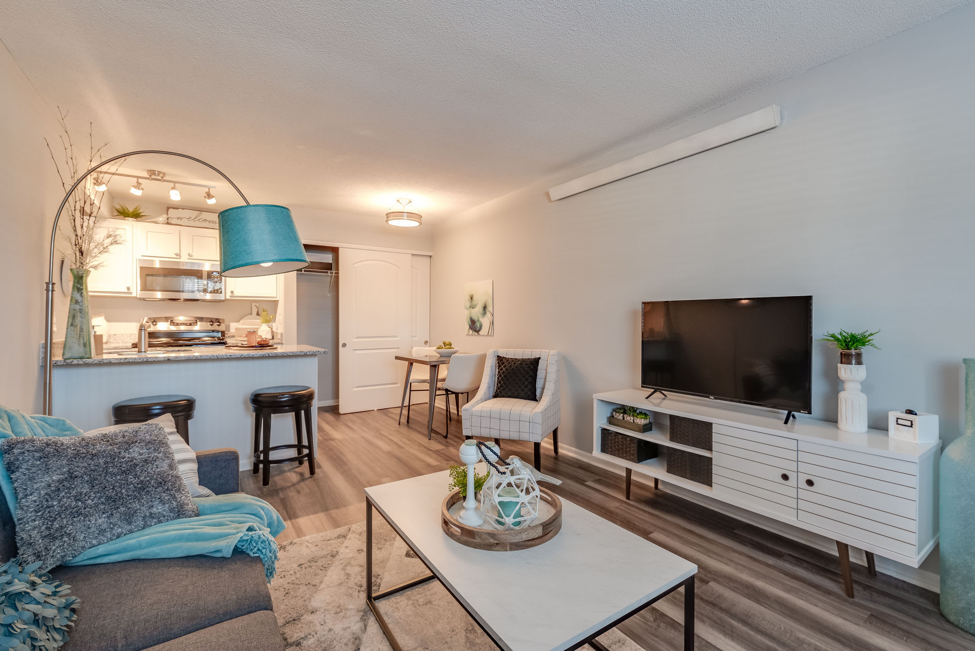 Pierpont – photo 1 of 304