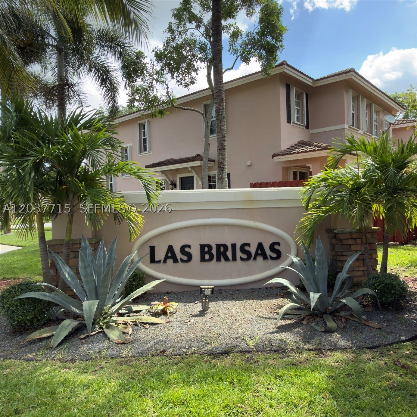 280 Las Brisas Cir – photo 1 of 35