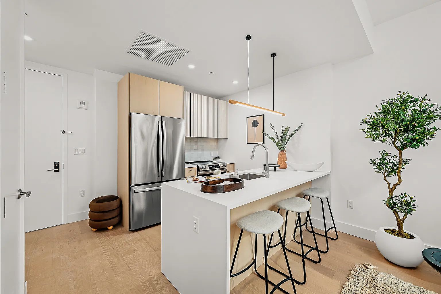 250 West 49Th Street – photo 1