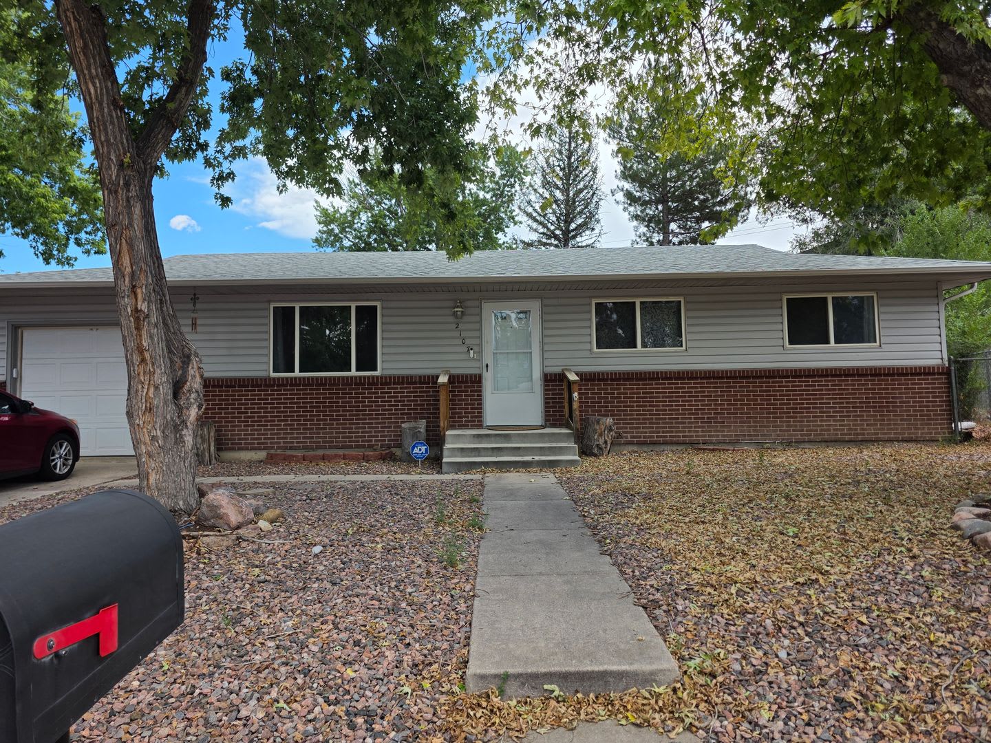 5 Bed 2 bath Home near Fort Carson – photo 1