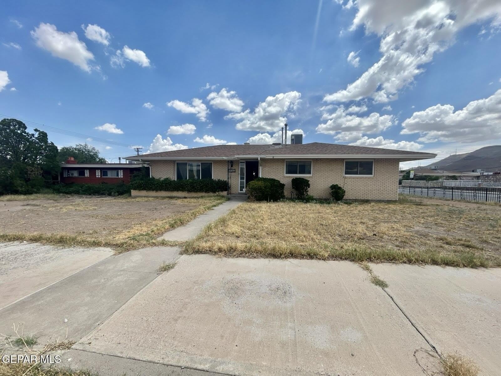 2900 POLK Avenue – photo 1