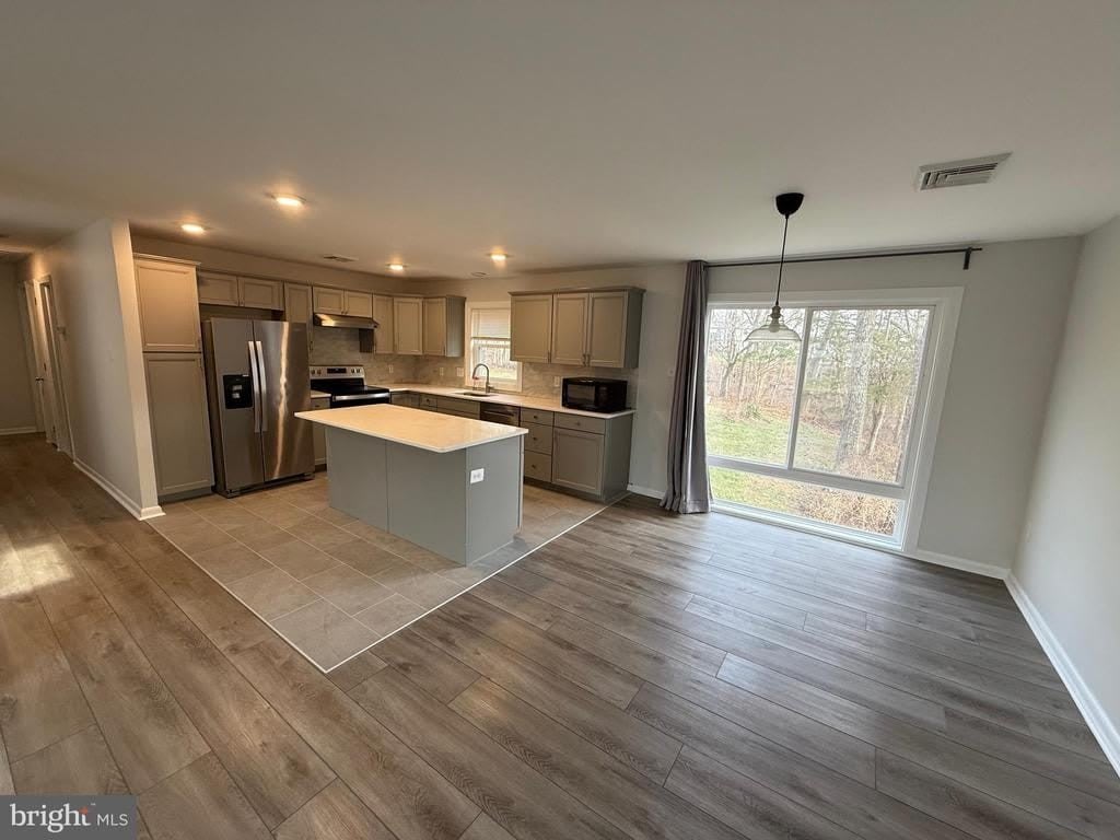 874 OAKDALE DRIVE – photo 1 of 19