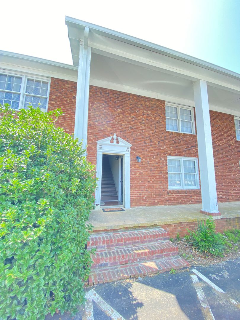 2bed/1ba Apt off S Main Kannapolis close to Downtown Kannapolis &amp; Hwy 73 – photo 1 of 8