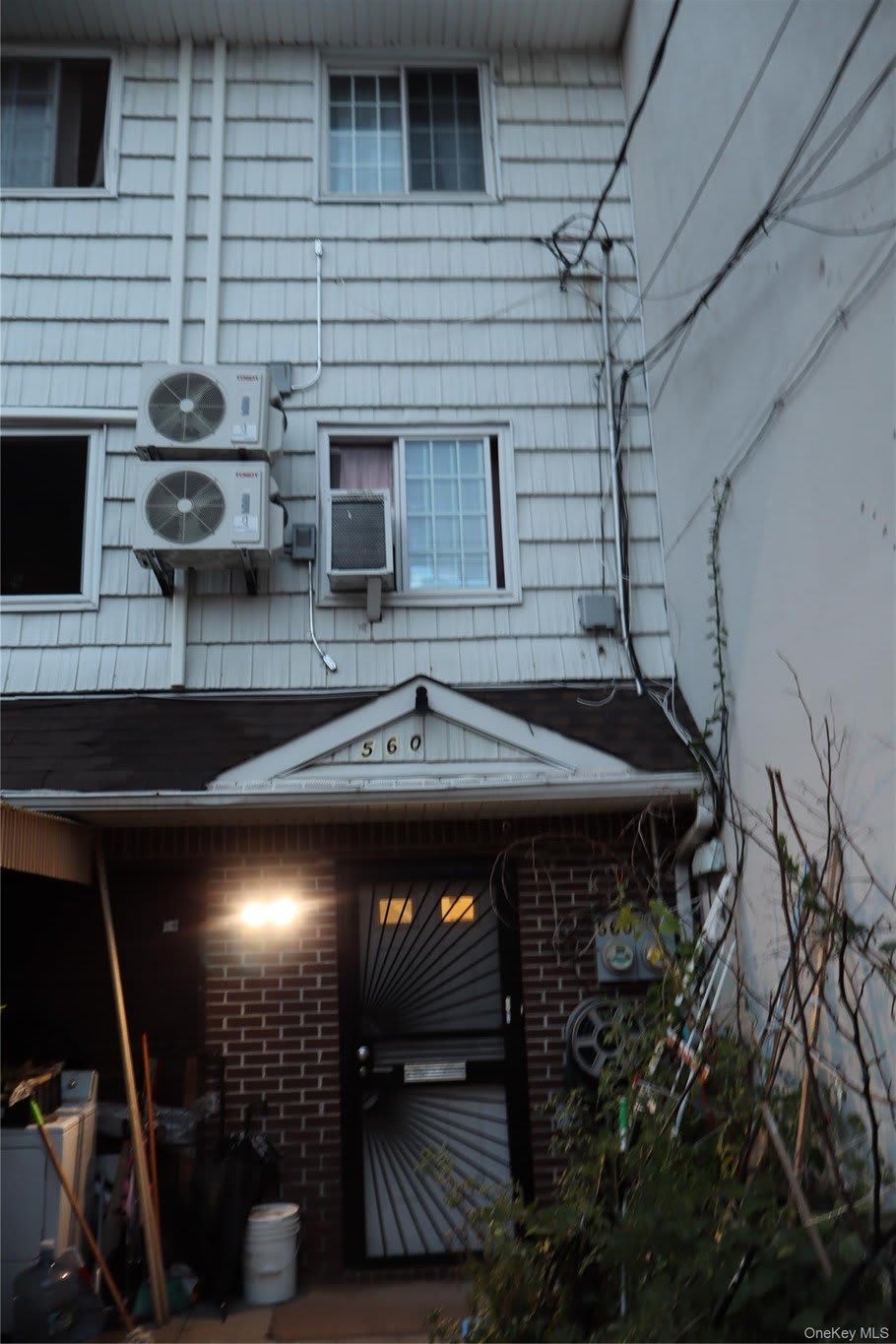 560 Jerome Street – photo 1