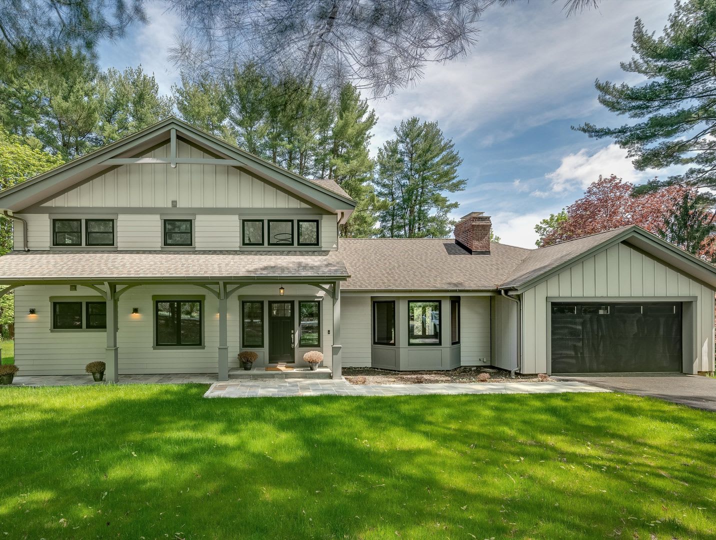 Modern Farmhouse 3 Bedroom 3.5 Bathroom – photo 1