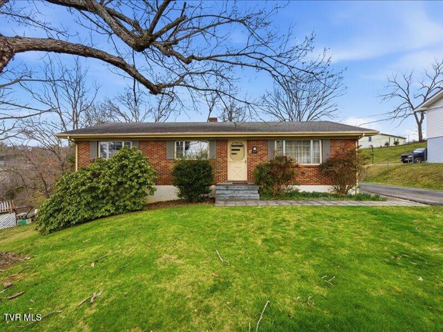 3 bedroom 1.5 bath – photo 1 of 16