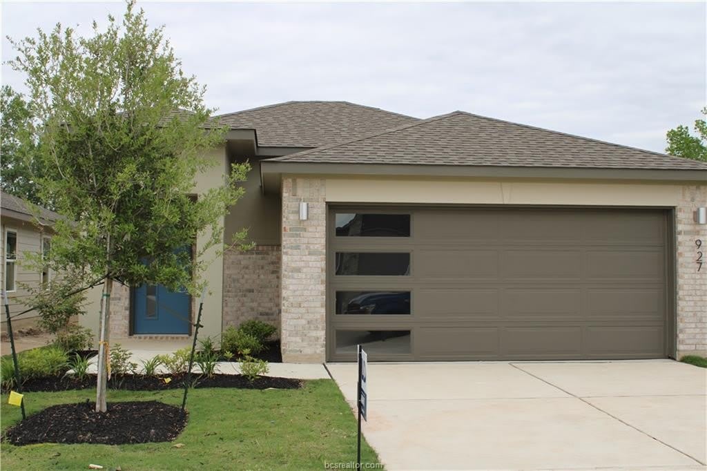 927 Lady Bird – photo 1 of 14