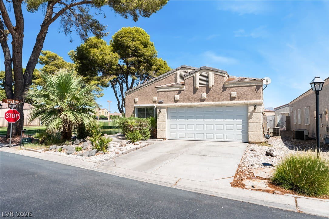 1652 WENDELL WILLIAMS Avenue – photo 1