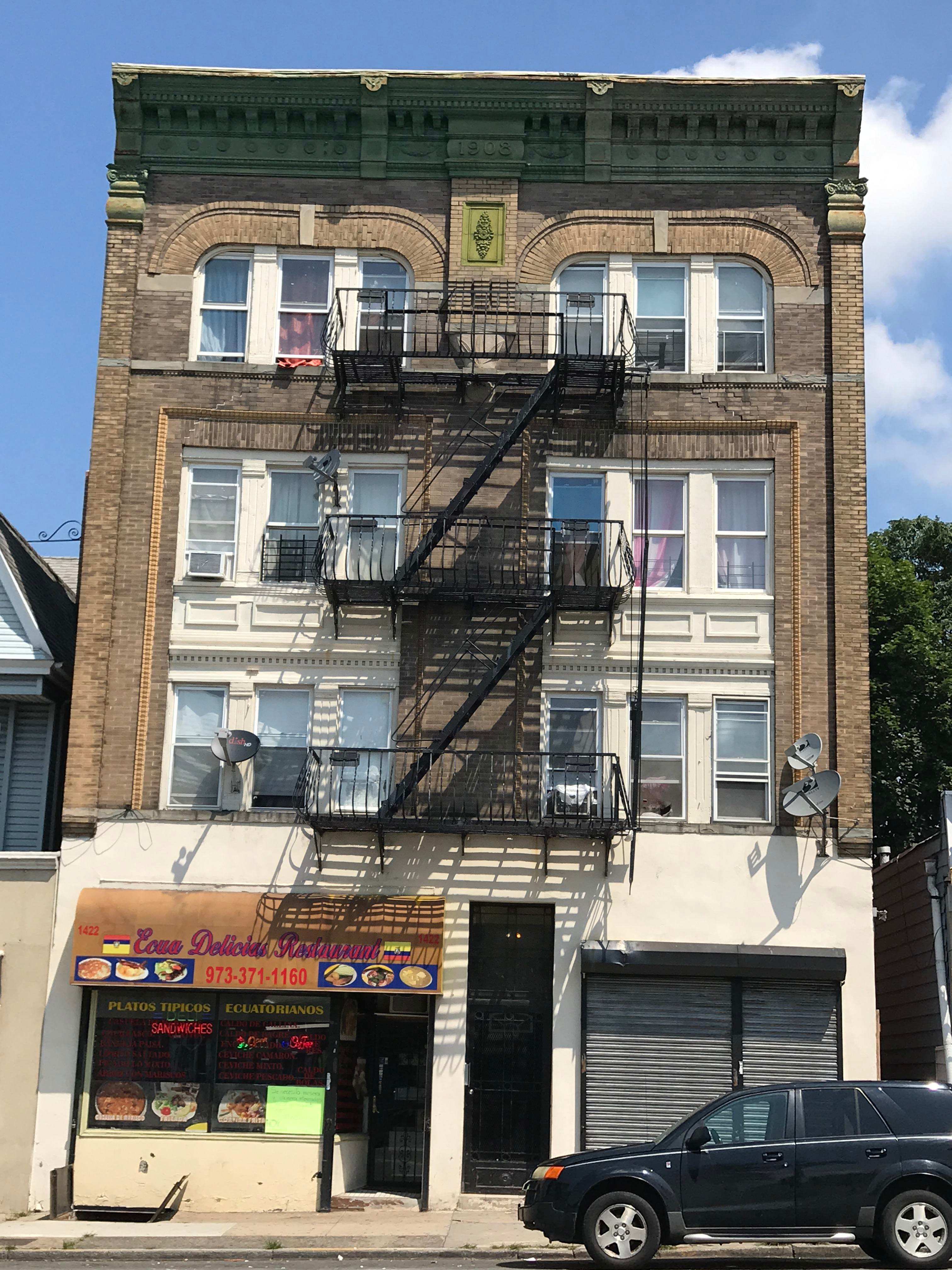 1422 Springfield Ave – photo 1