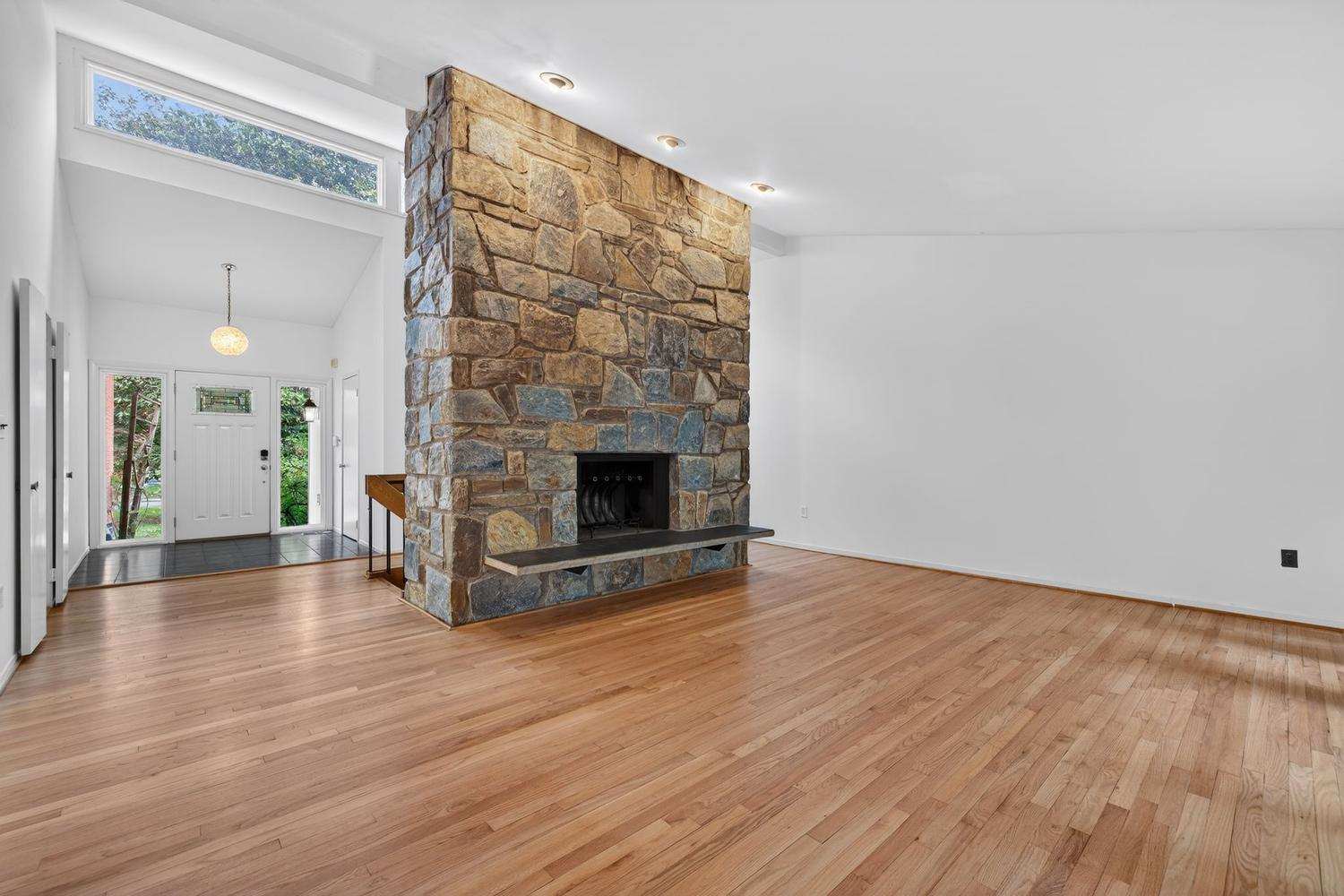 9404 Woodington Drive – photo 1
