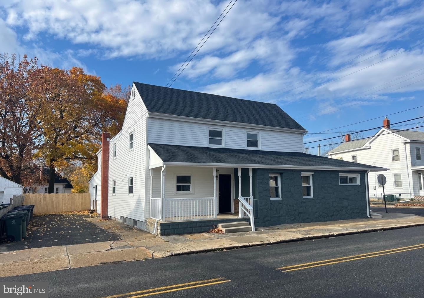 401 BLUEBELL Road – photo 1 of 11