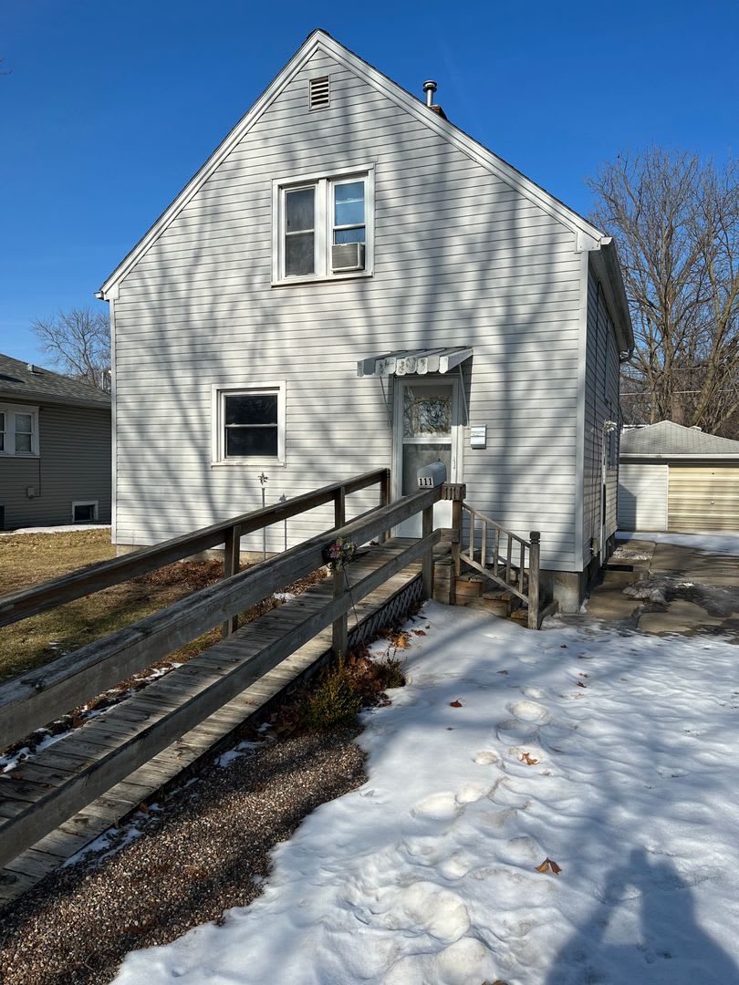 3 Bedroom 2 Bathroom Home – photo 1