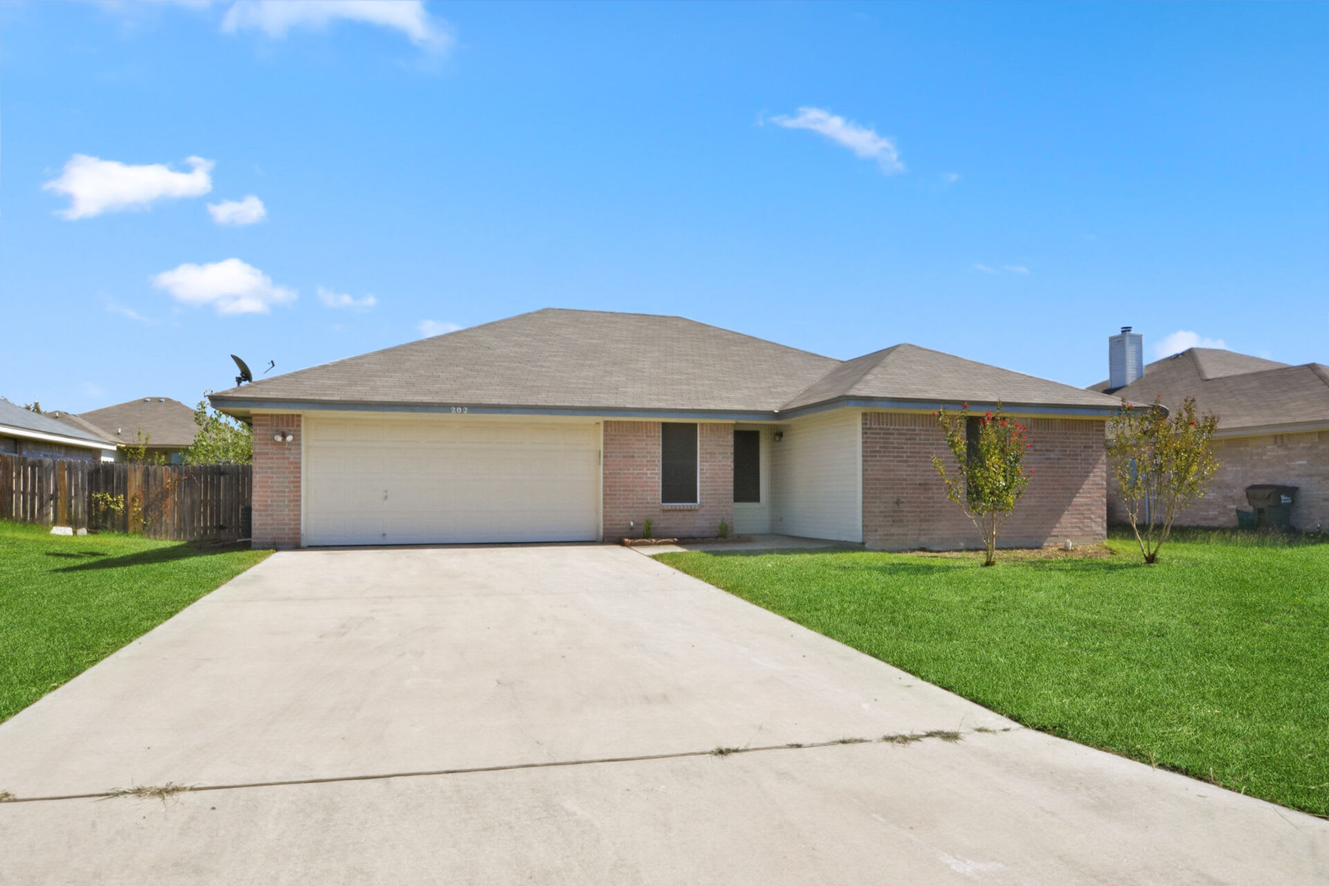 202 Sims Ridge Dr – photo 1 of 16
