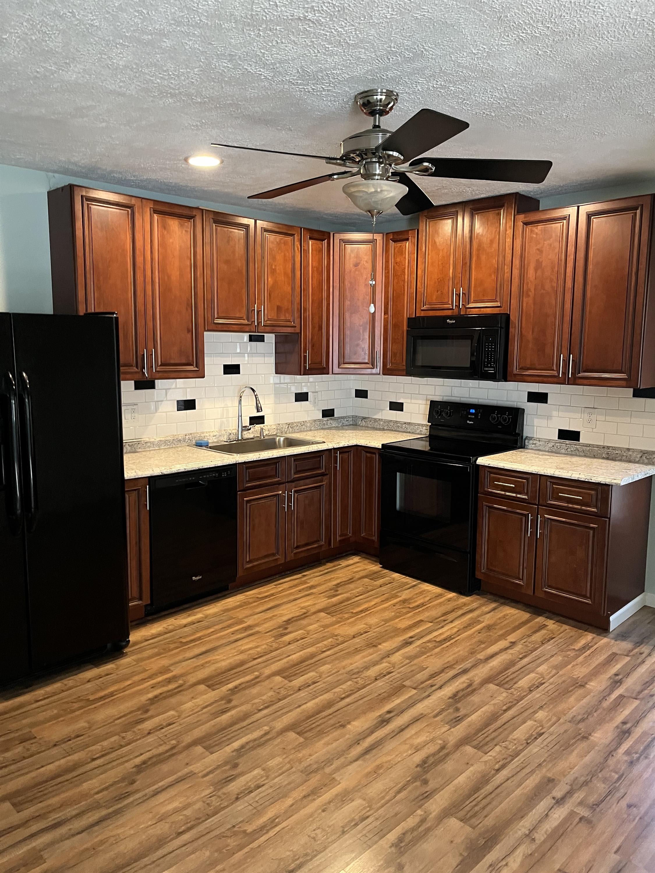 13 N Main St 1 – photo 1 of 5