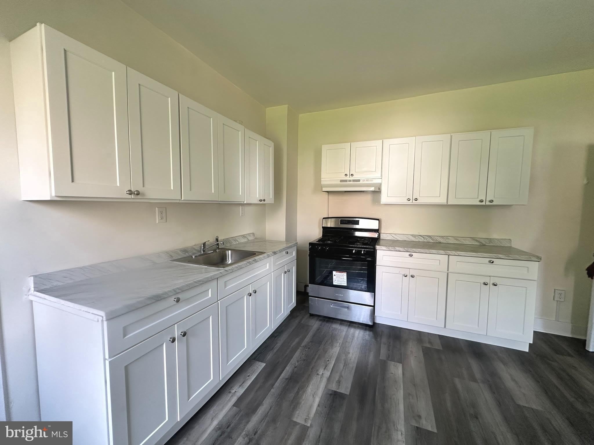 702 MLK JR Boulevard – photo 1 of 18