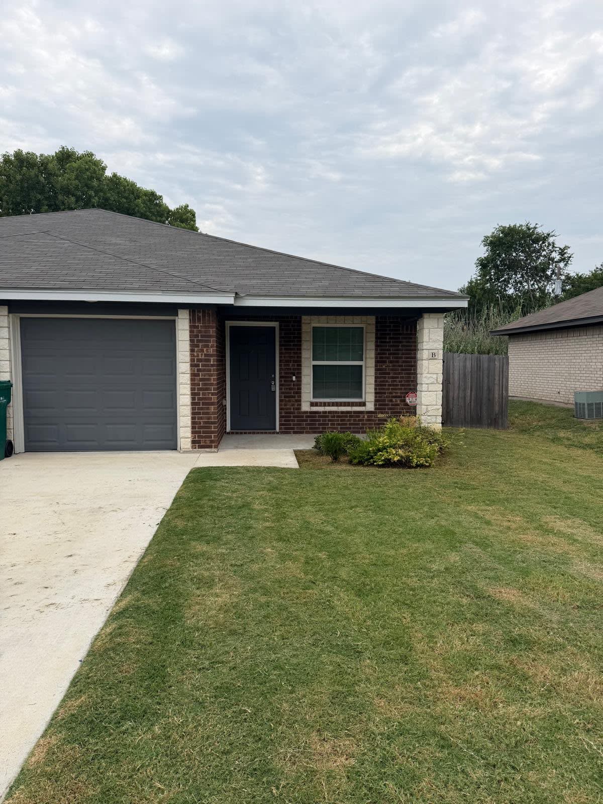 1703 Dakota Trce – photo 1