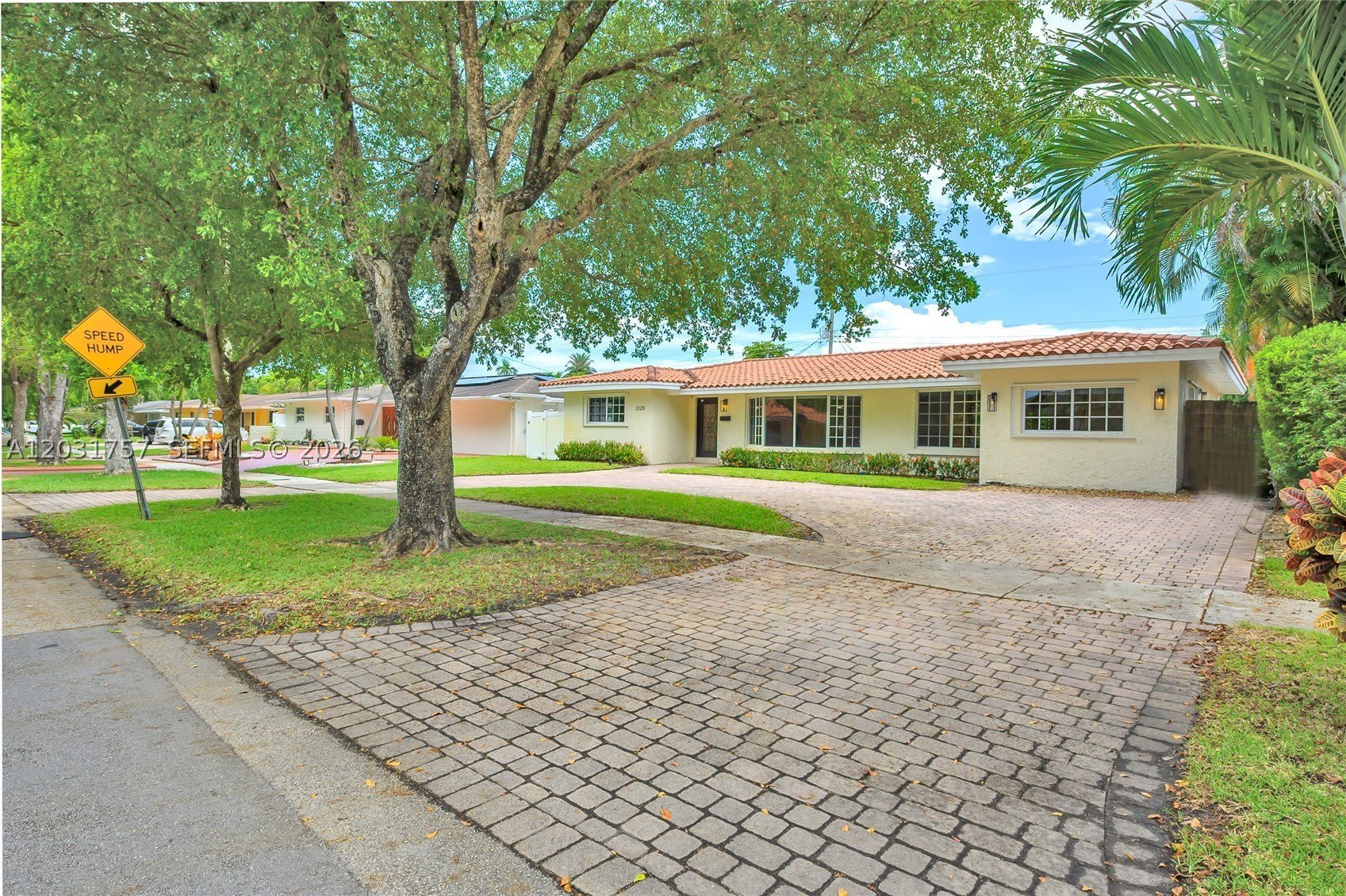 2120 NE 207th St – photo 1