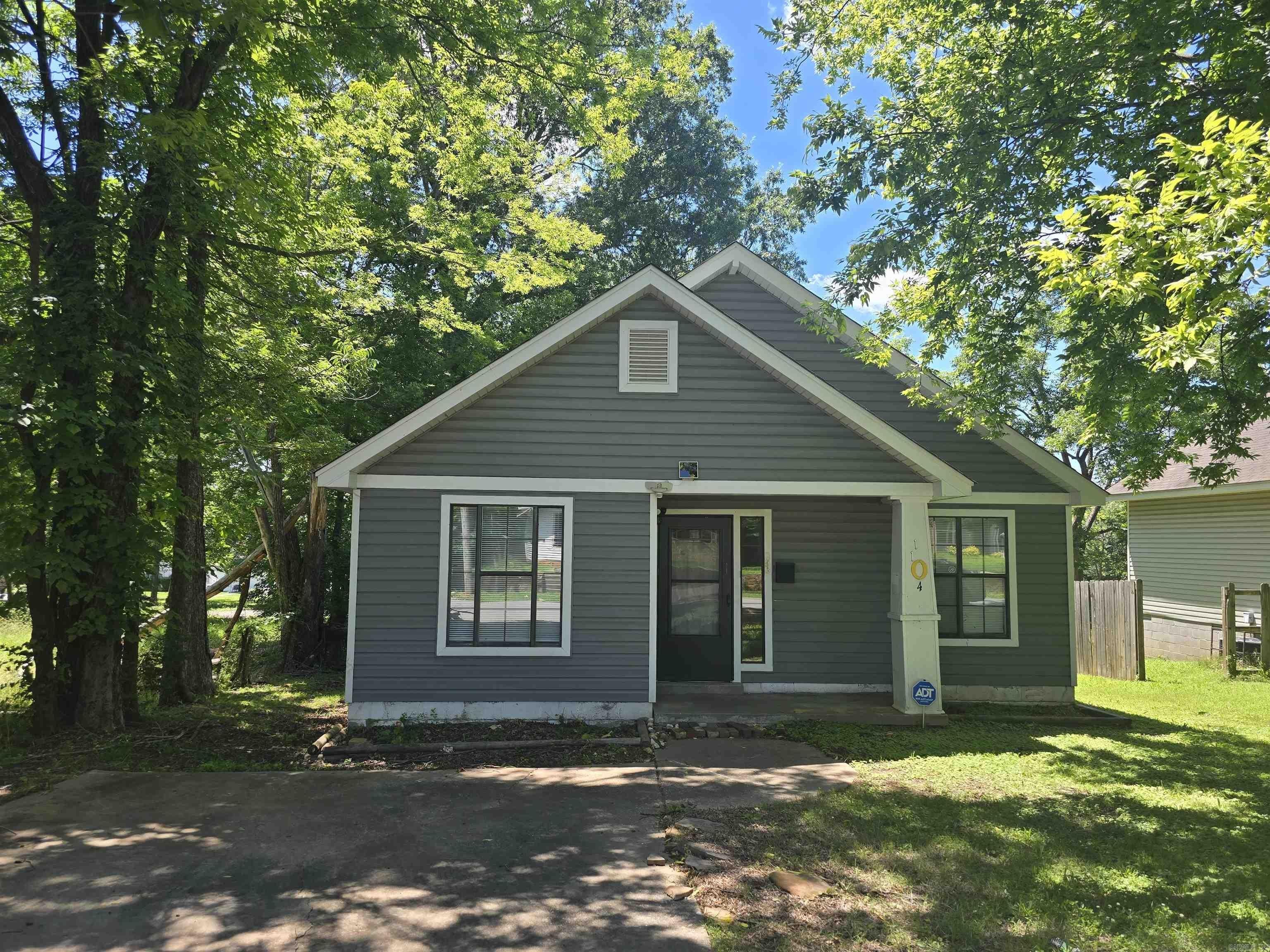 1104 S Park Street – photo 1