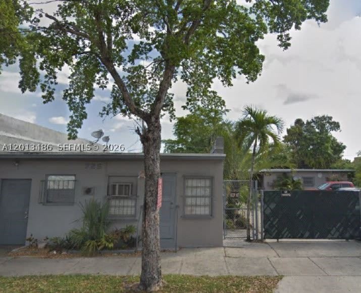 725 Opa Locka Blvd – photo 1 of 5