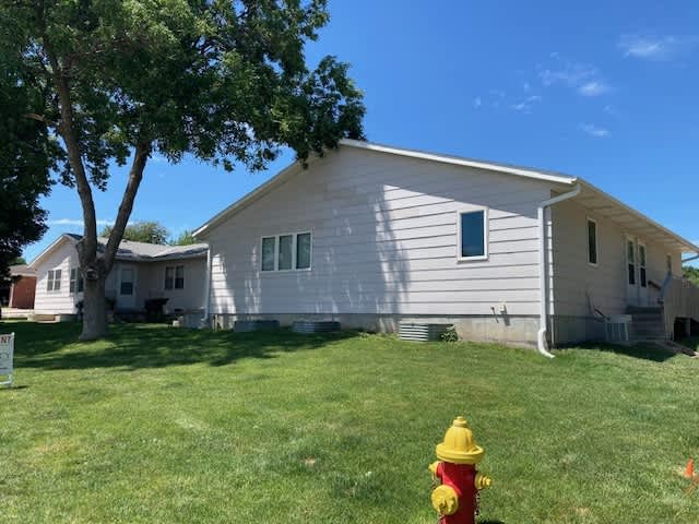 1705 University Dr – photo 1 of 12