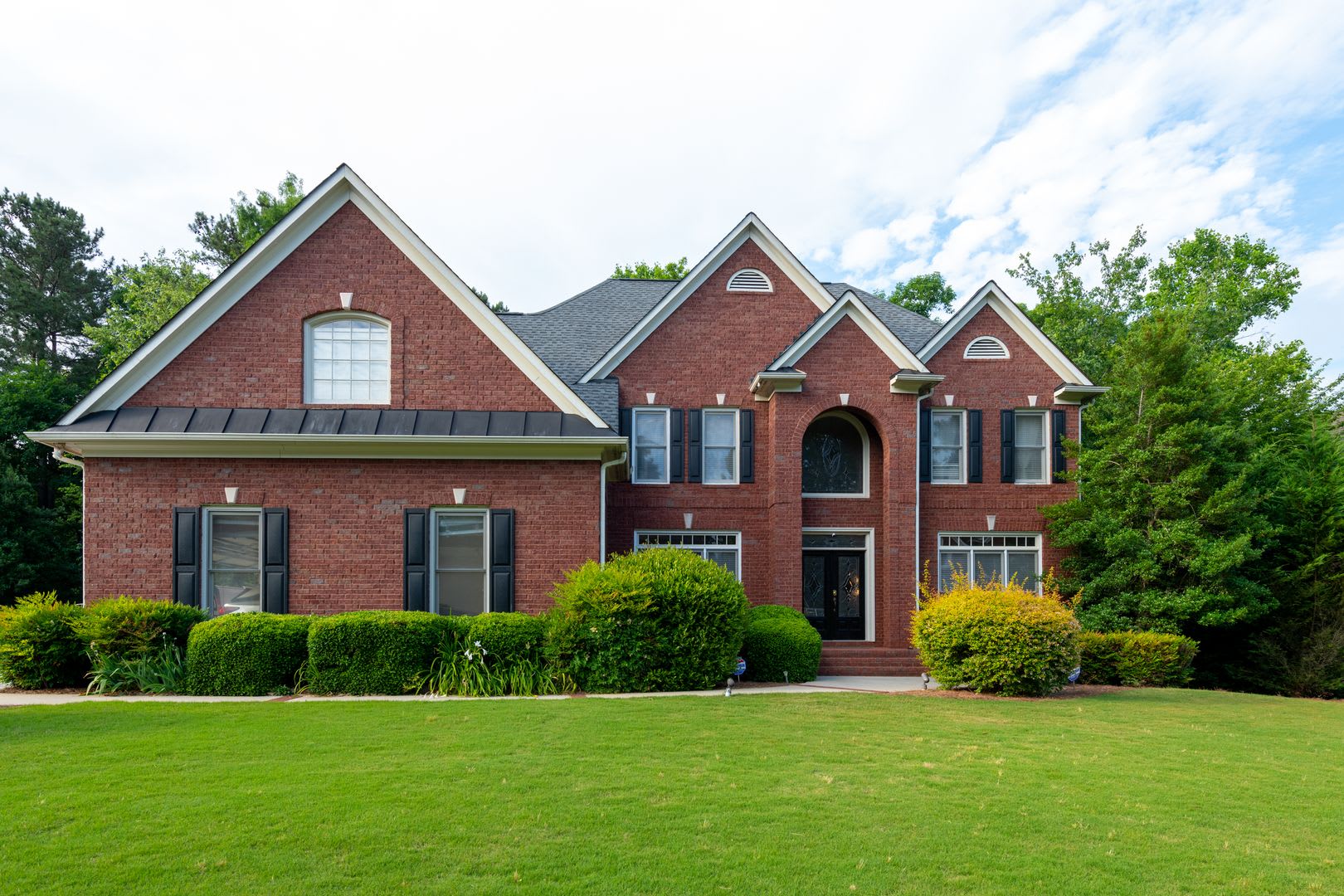 Beautiful, Executive Home in East Cobb Community! – photo 1