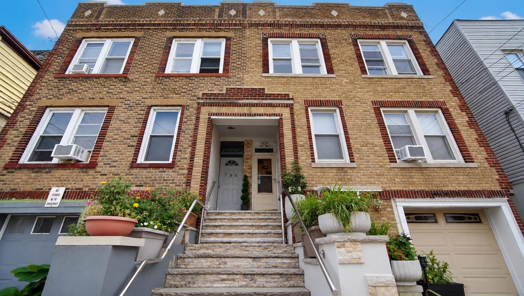 291 LINDEN AVE – photo 1