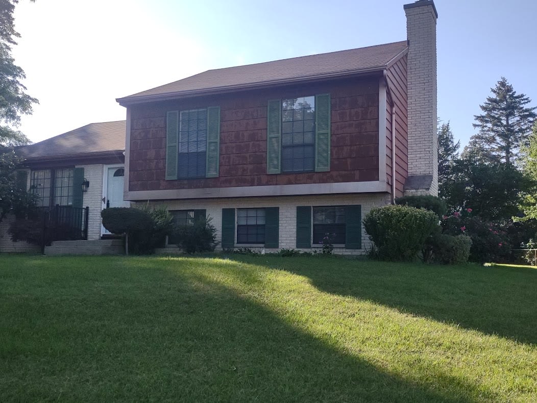 1945 Glenmoor Court Southeast – photo 1 of 64