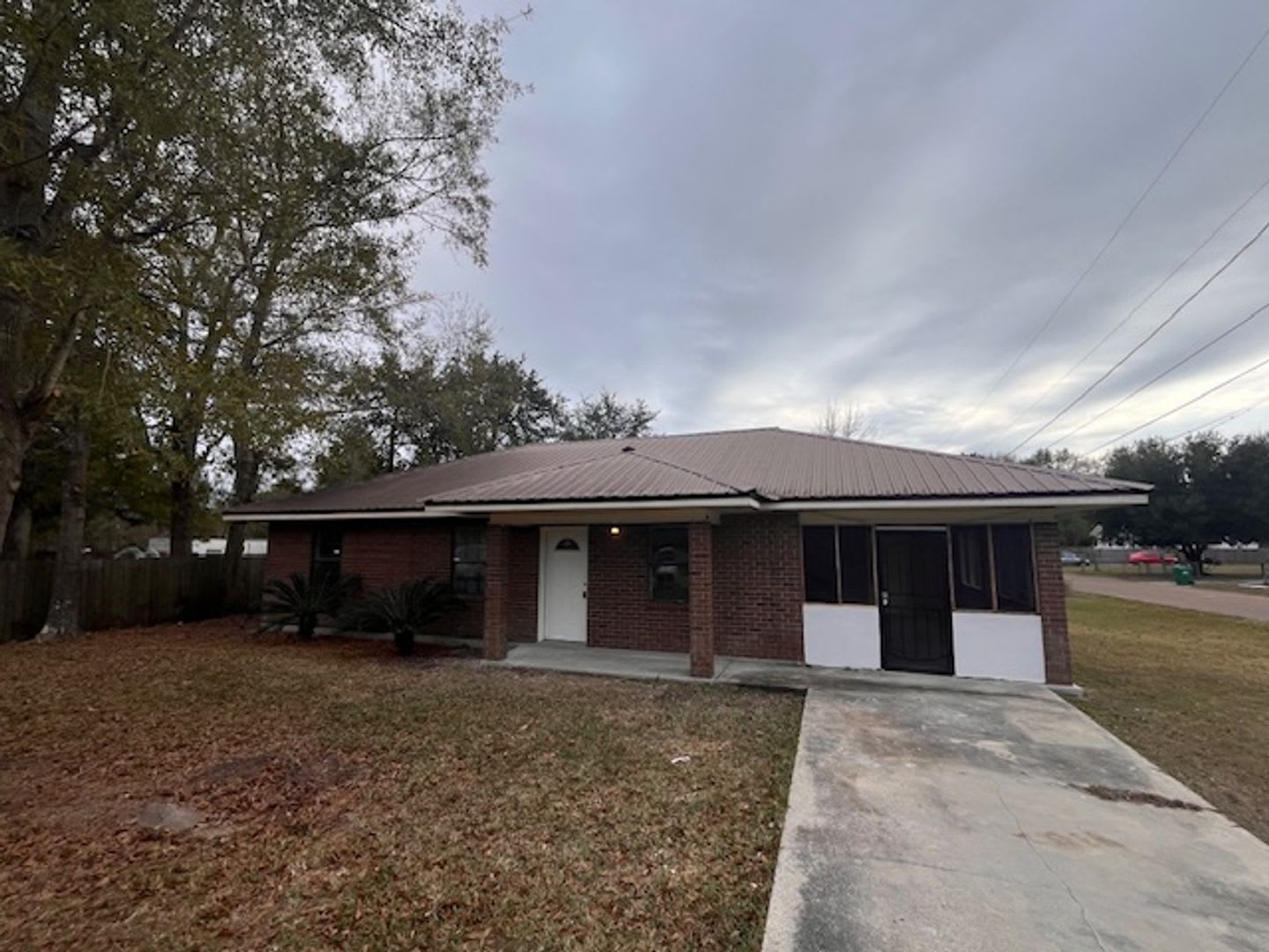 Waveland 3 Bedroom – photo 1 of 16