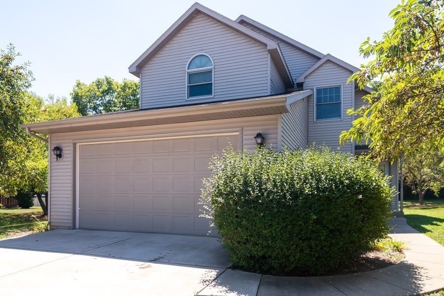 106 E Fox Road – photo 1 of 14