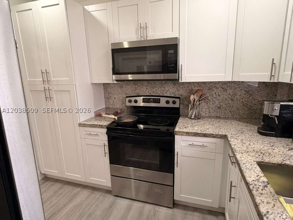 2920 SW 15th St – photo 1