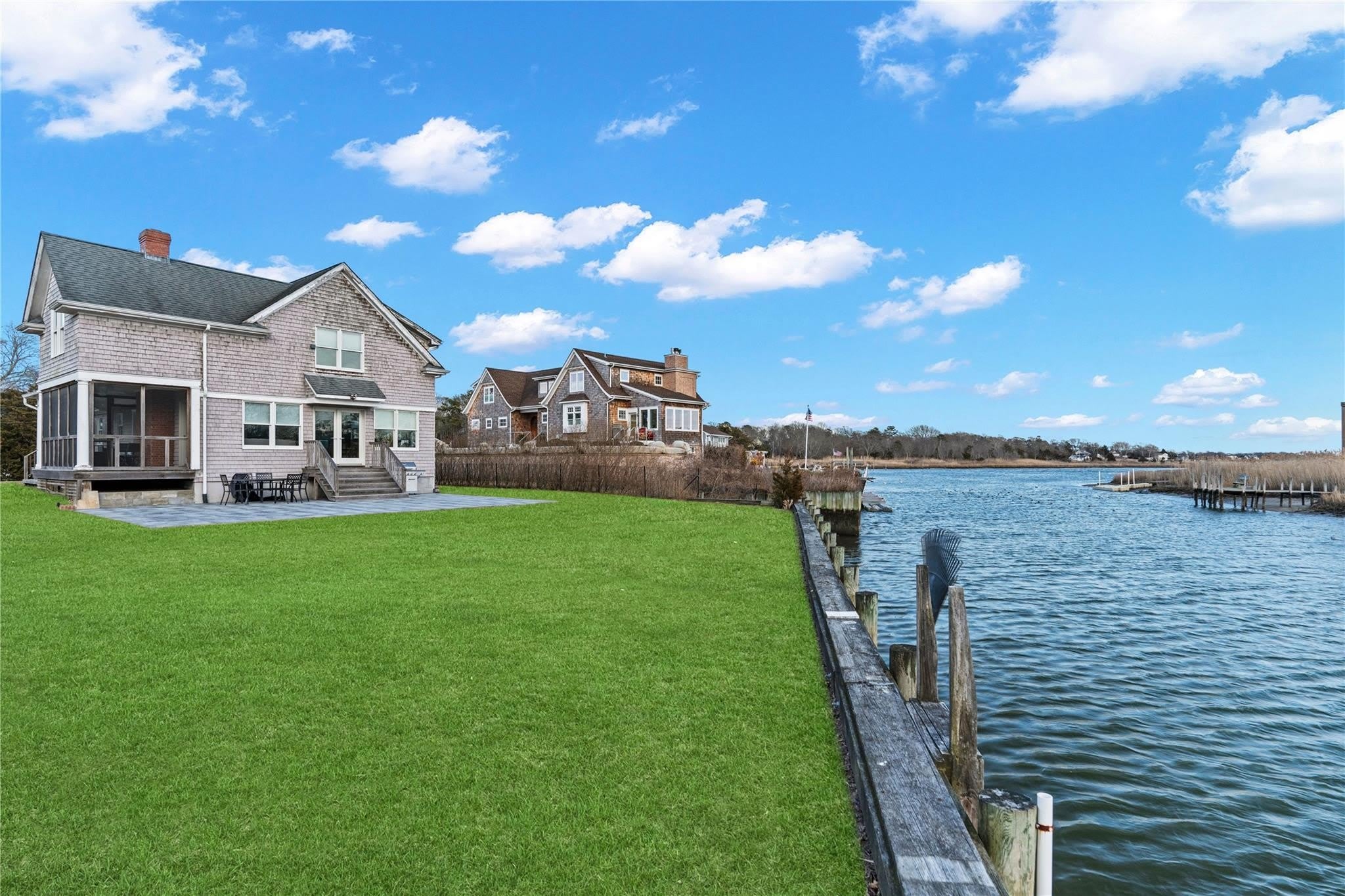 8 Hyler Drive – photo 1