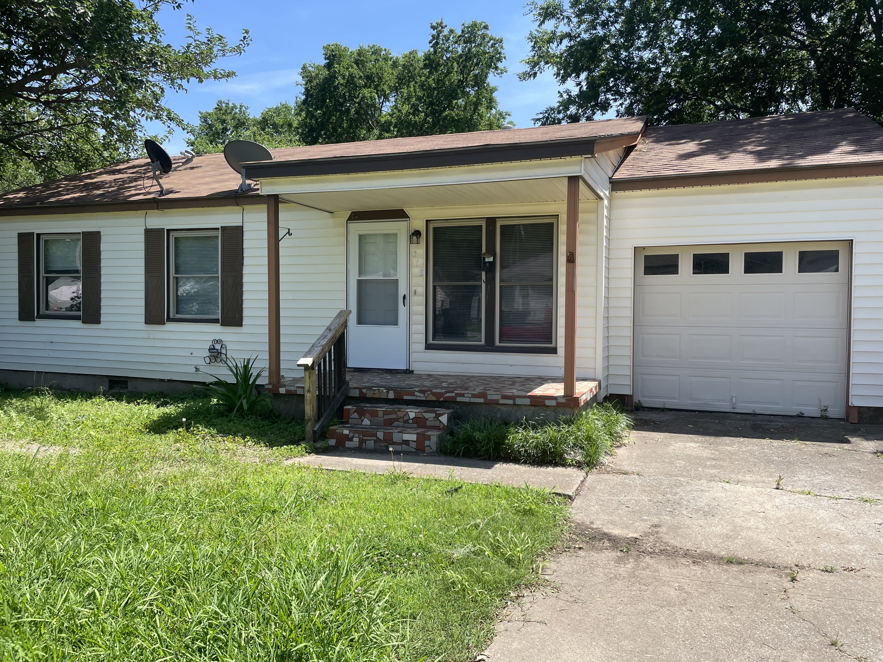 518 Oak Street Northwest – photo 1 of 17