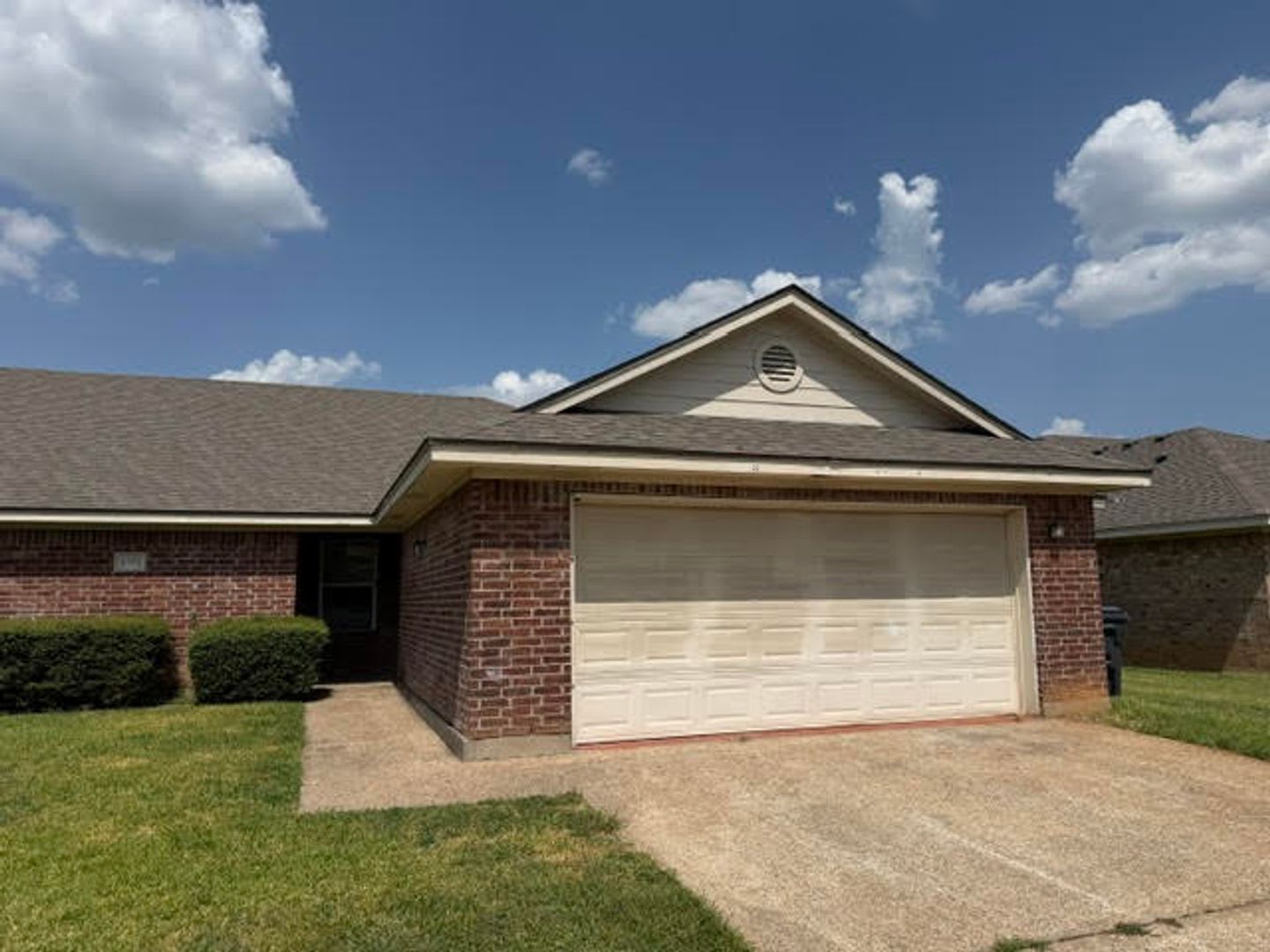 10209 Lilac Lane Unit B – photo 1