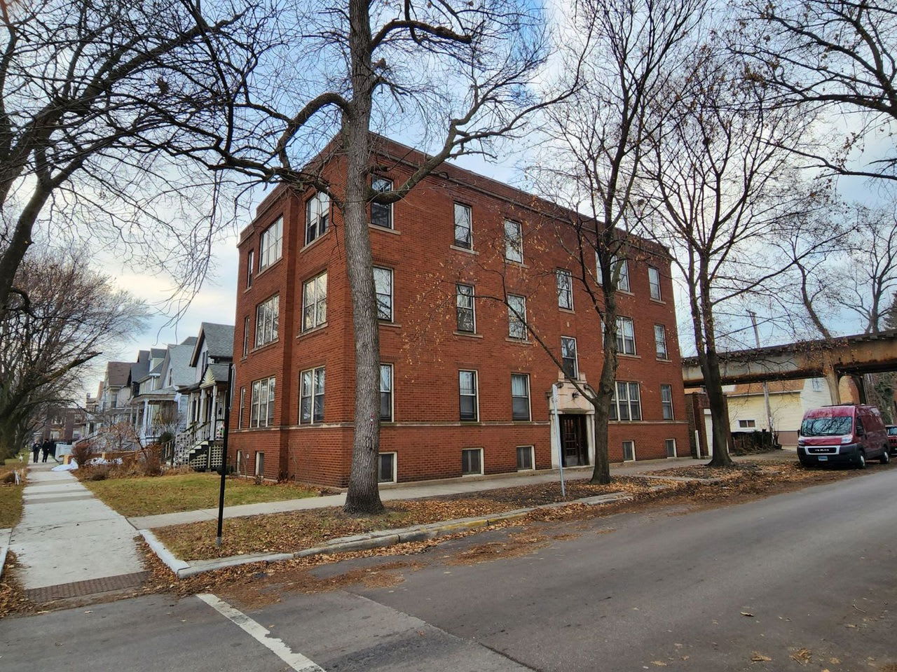 4638 North Hamilton Avenue – photo 1
