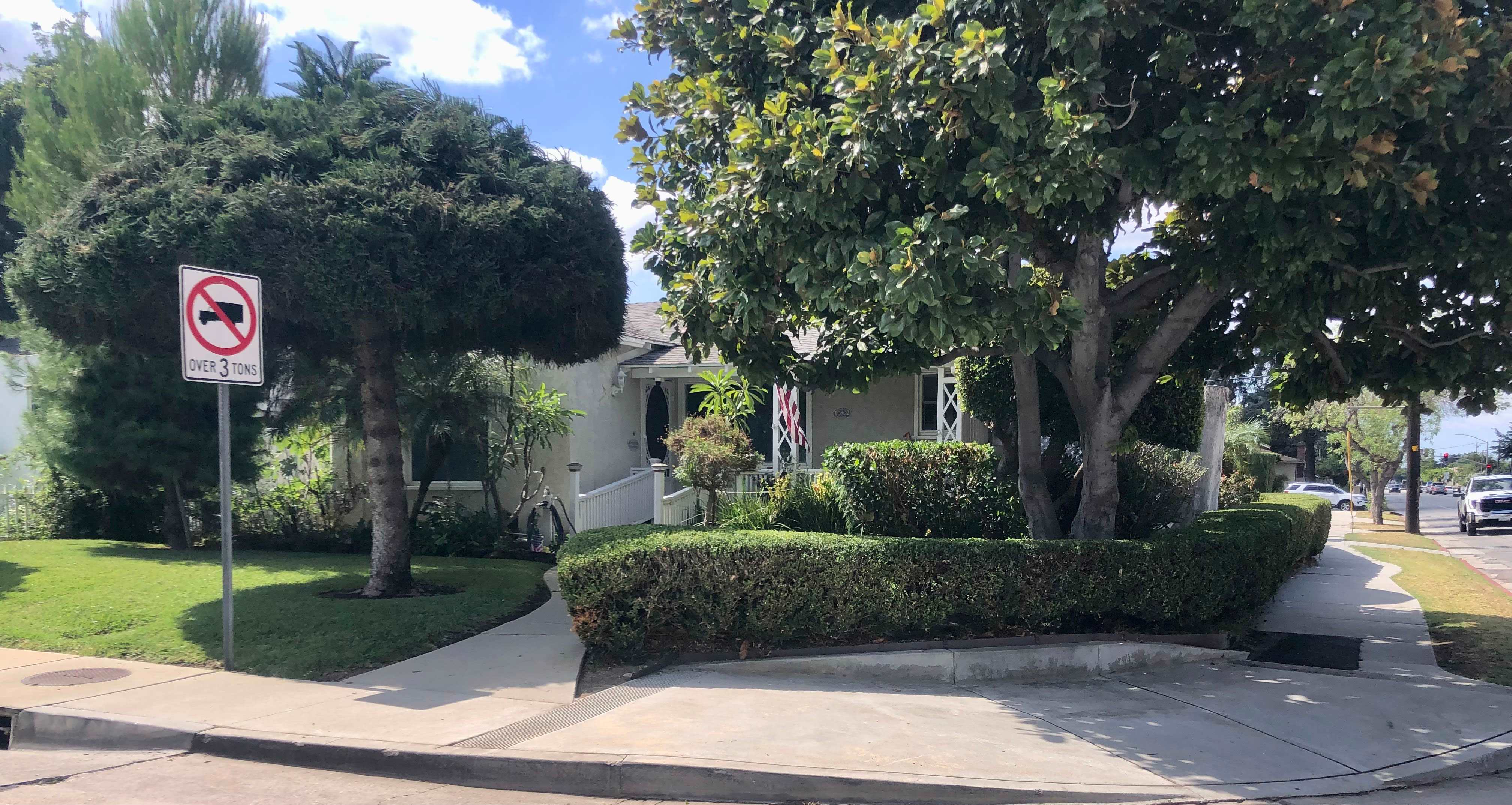 10802 Howard Street – photo 1