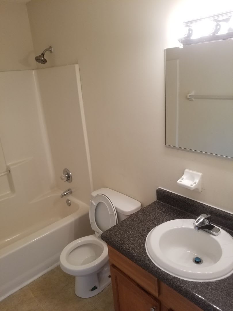 Spacious 3 Bedroom Townhome Section 8 Accepted – photo 1