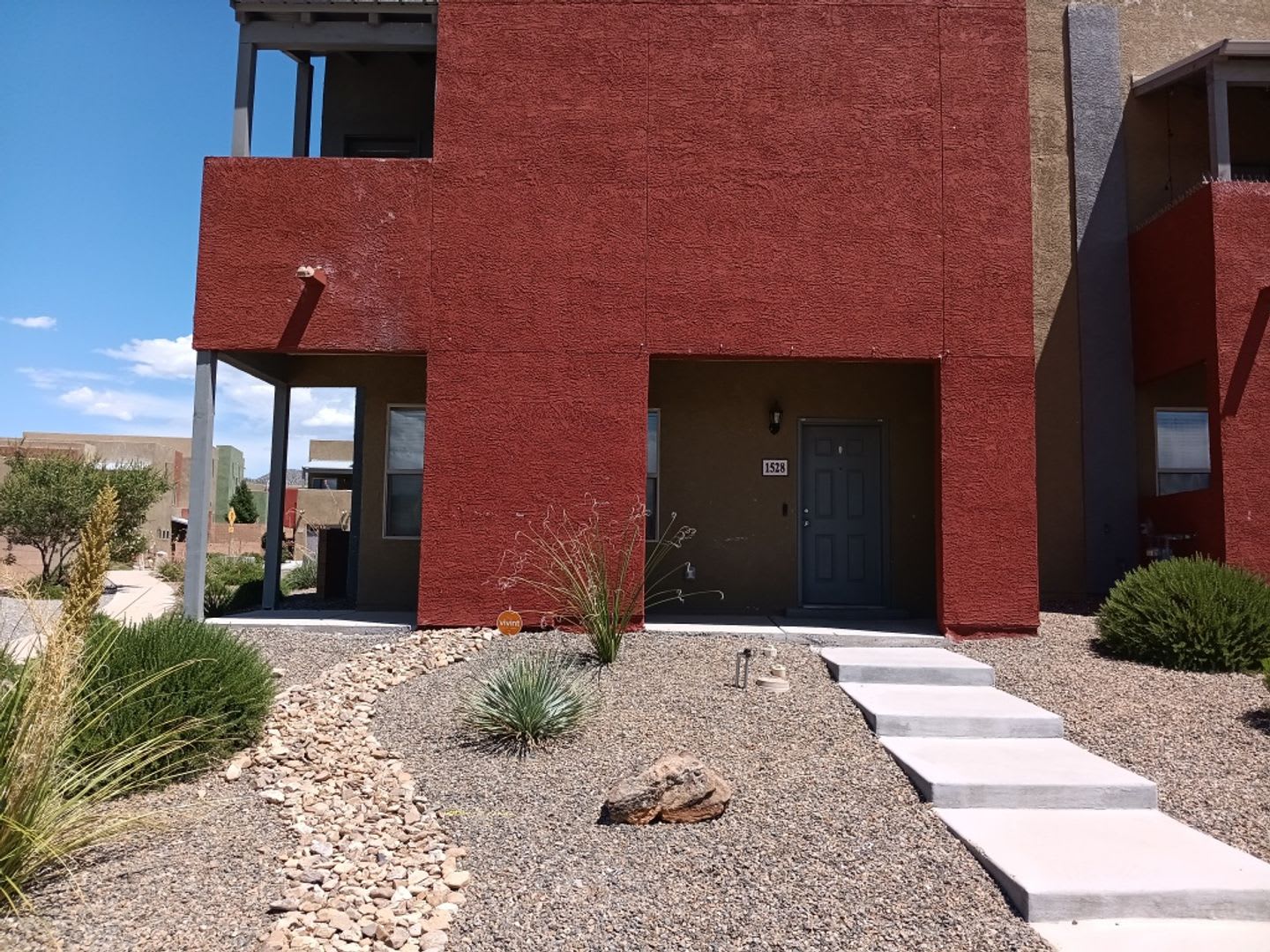 3 Bedroom, 2.5 Bathroom Home! Schedule a Showing! – photo 1
