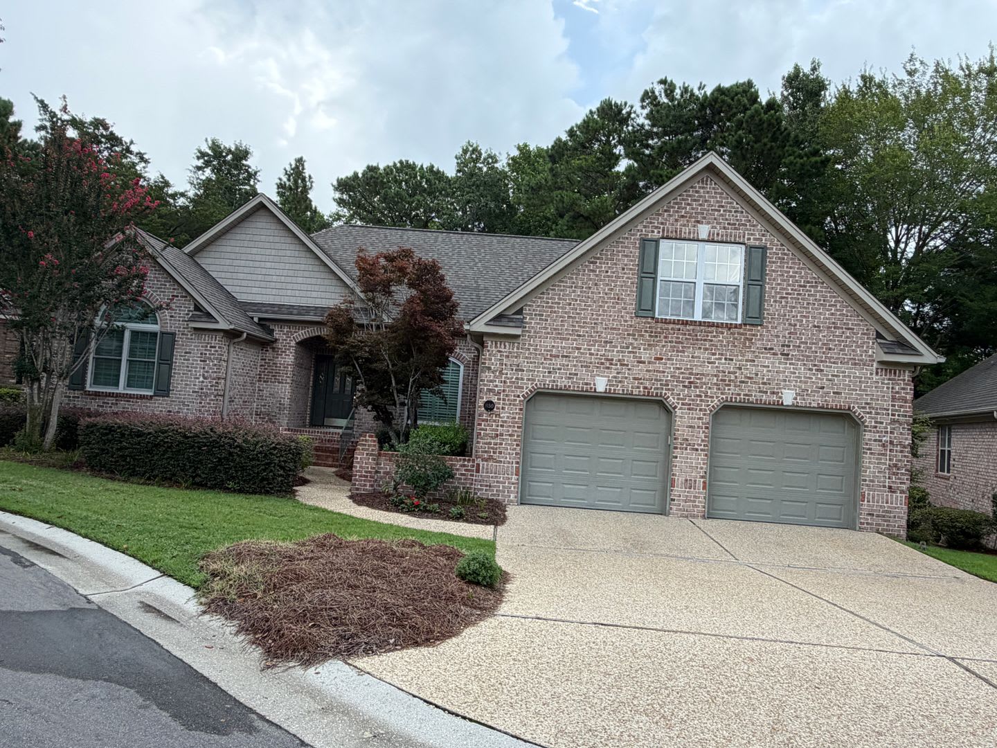 Beautiful 4-Bedroom Home with First-Floor Primary Suite & 2-Car Garage – photo 1