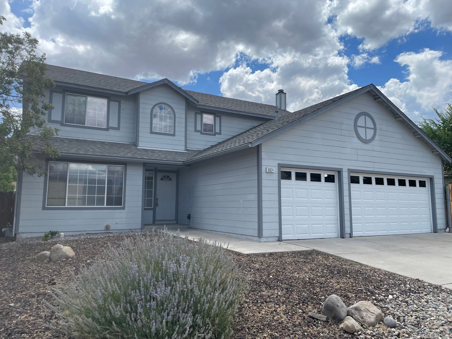 4 bedroom 2 1/2 bath 3 car garage – photo 1